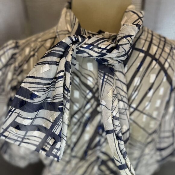 1970s Vintage Mignon Paris Chiffon Dress Women 10 Blue White Abstract Pattern - Picture 6 of 10